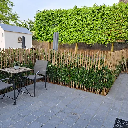 Casa-Cosi, Tourist & Business Suites & Flats With Reserved Parking And Private Terraces In Shared Garden With Seasonal Pool Included, Private Sauna Available Lokeren Exterior photo