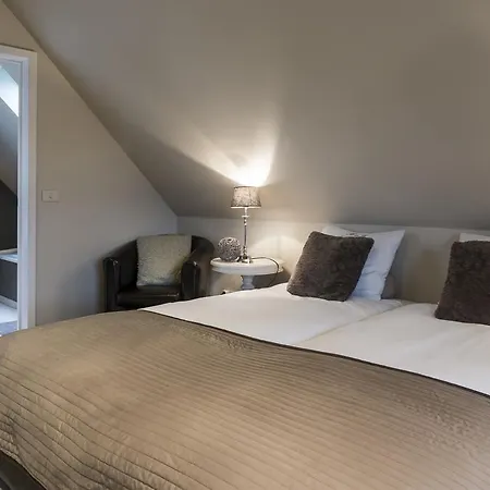 Casa-Cosi, Tourist & Business Suites & Flats With Reserved Parking And Private Terraces In Shared Garden With Seasonal Pool Included, Private Sauna Available Lokeren Exterior photo