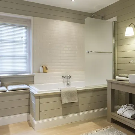 Casa-Cosi, Tourist & Business Suites & Flats With Reserved Parking And Private Terraces In Shared Garden With Seasonal Pool Included, Private Sauna Available Lokeren Exterior photo