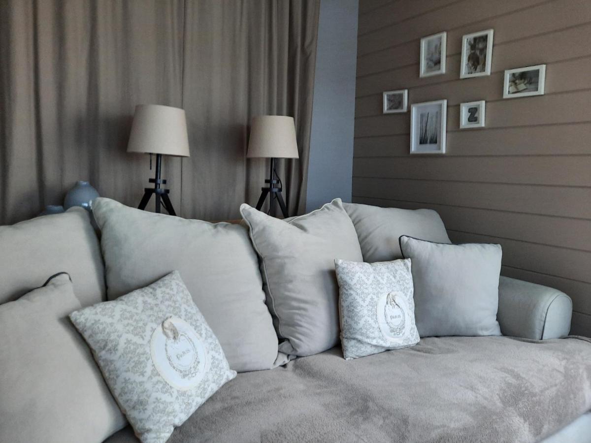 Casa-cosi: Flats With Parking, Terraces & Garden Pool Aparthotel Lokeren