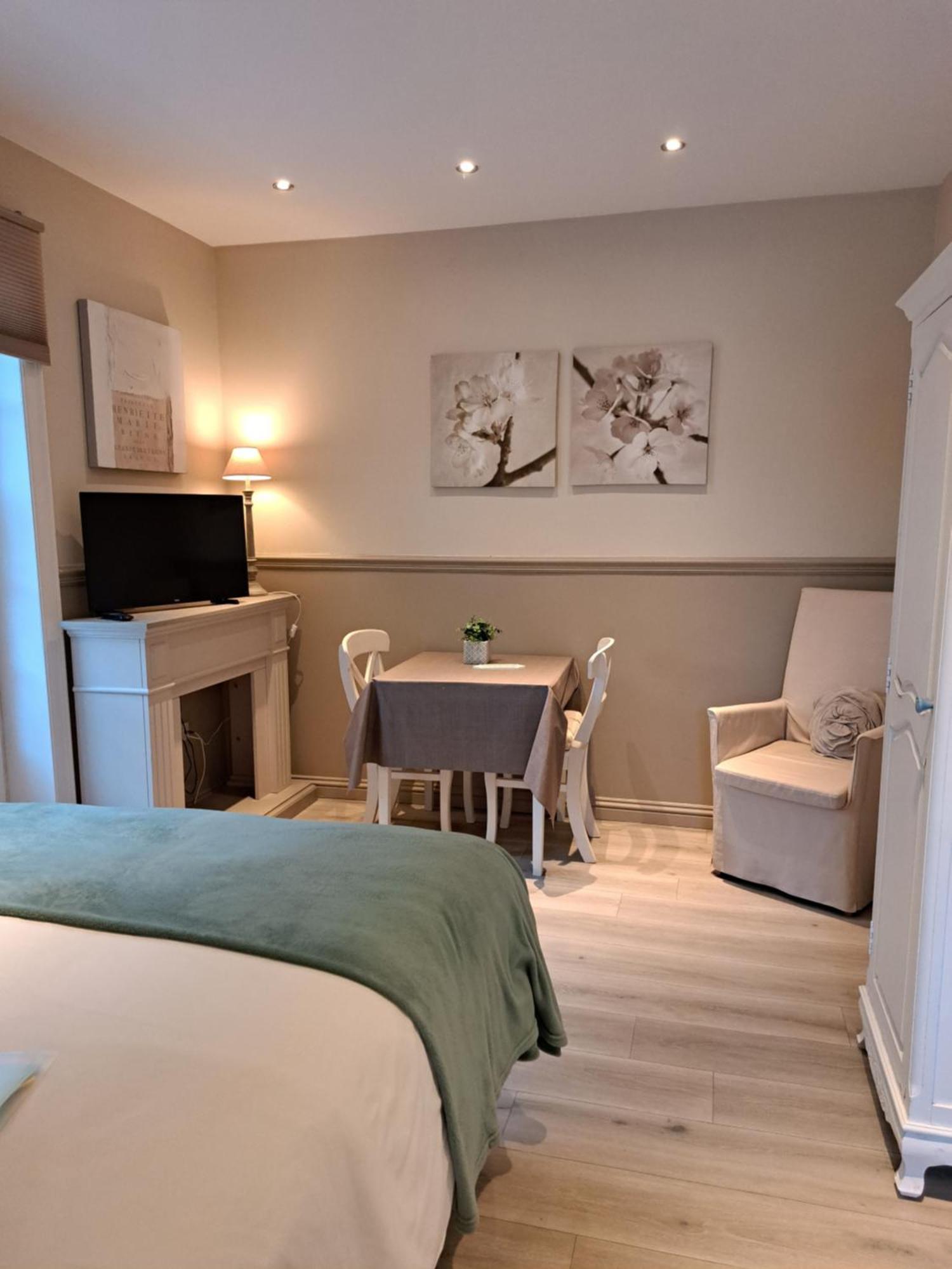 Casa-cosi: Flats With Parking, Terraces & Garden Pool Aparthotel 4*