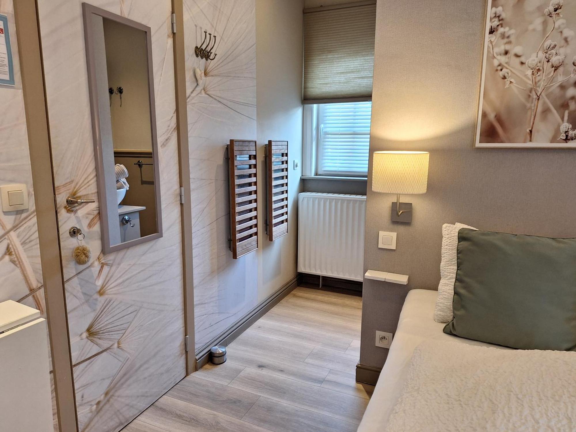 Casa-cosi: Flats With Parking, Terraces & Garden Pool Aparthotel