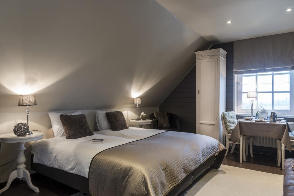 Aparthotel Casa-cosi: Flats With Parking, Terraces & Garden Pool Lokeren